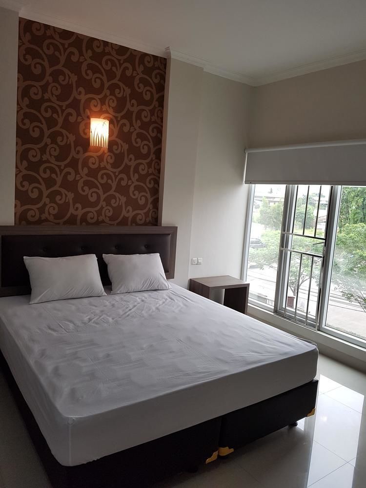 Ethan Hotel Kelapa Gading Джакарта Екстериор снимка