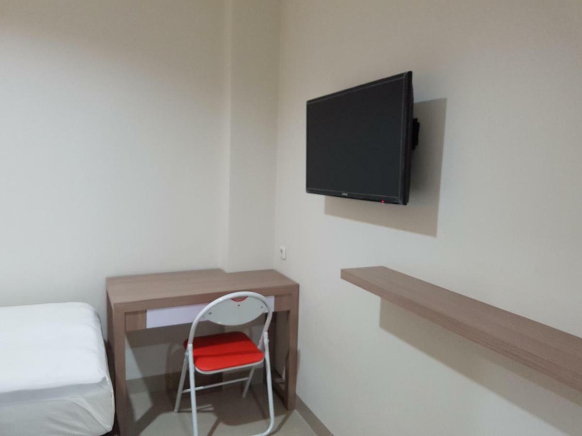 Ethan Hotel Kelapa Gading Джакарта Екстериор снимка