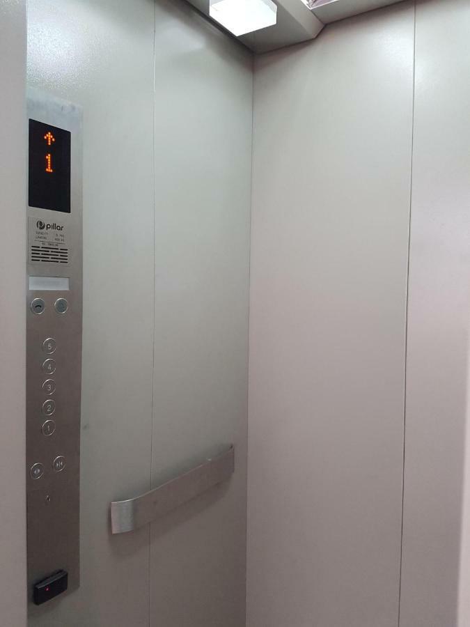 Ethan Hotel Kelapa Gading Джакарта Екстериор снимка
