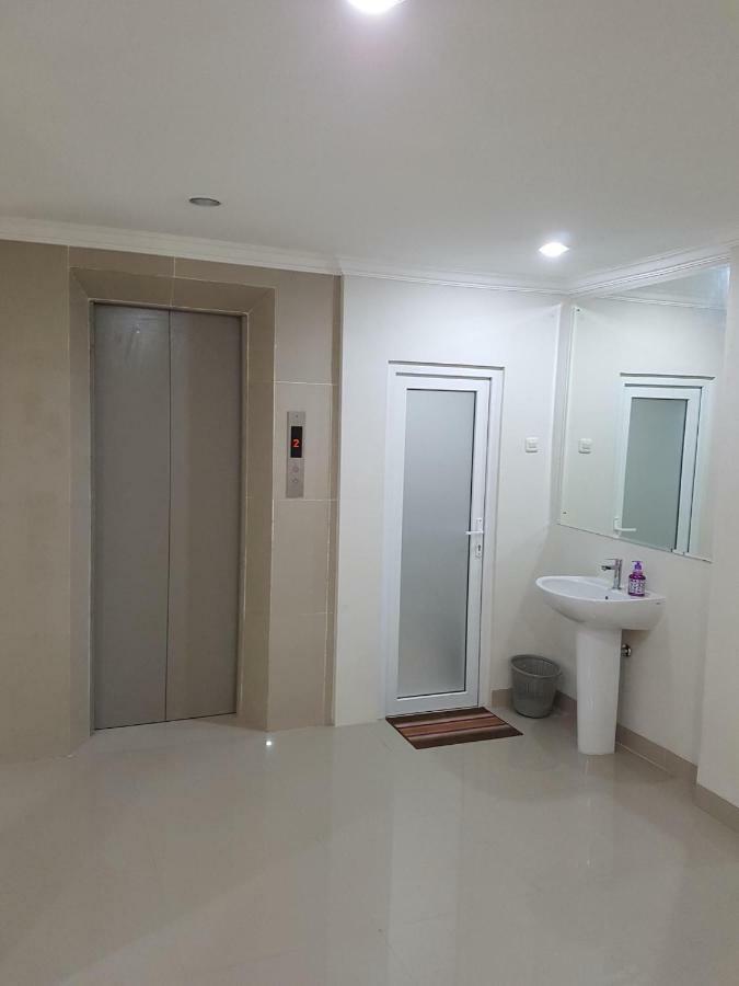 Ethan Hotel Kelapa Gading Джакарта Екстериор снимка