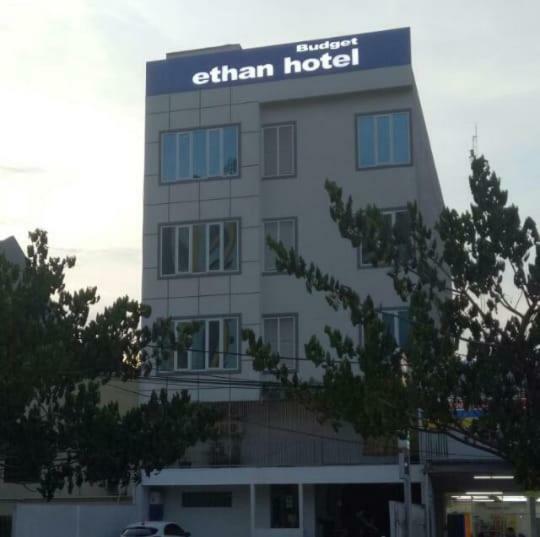 Ethan Hotel Kelapa Gading Джакарта Екстериор снимка